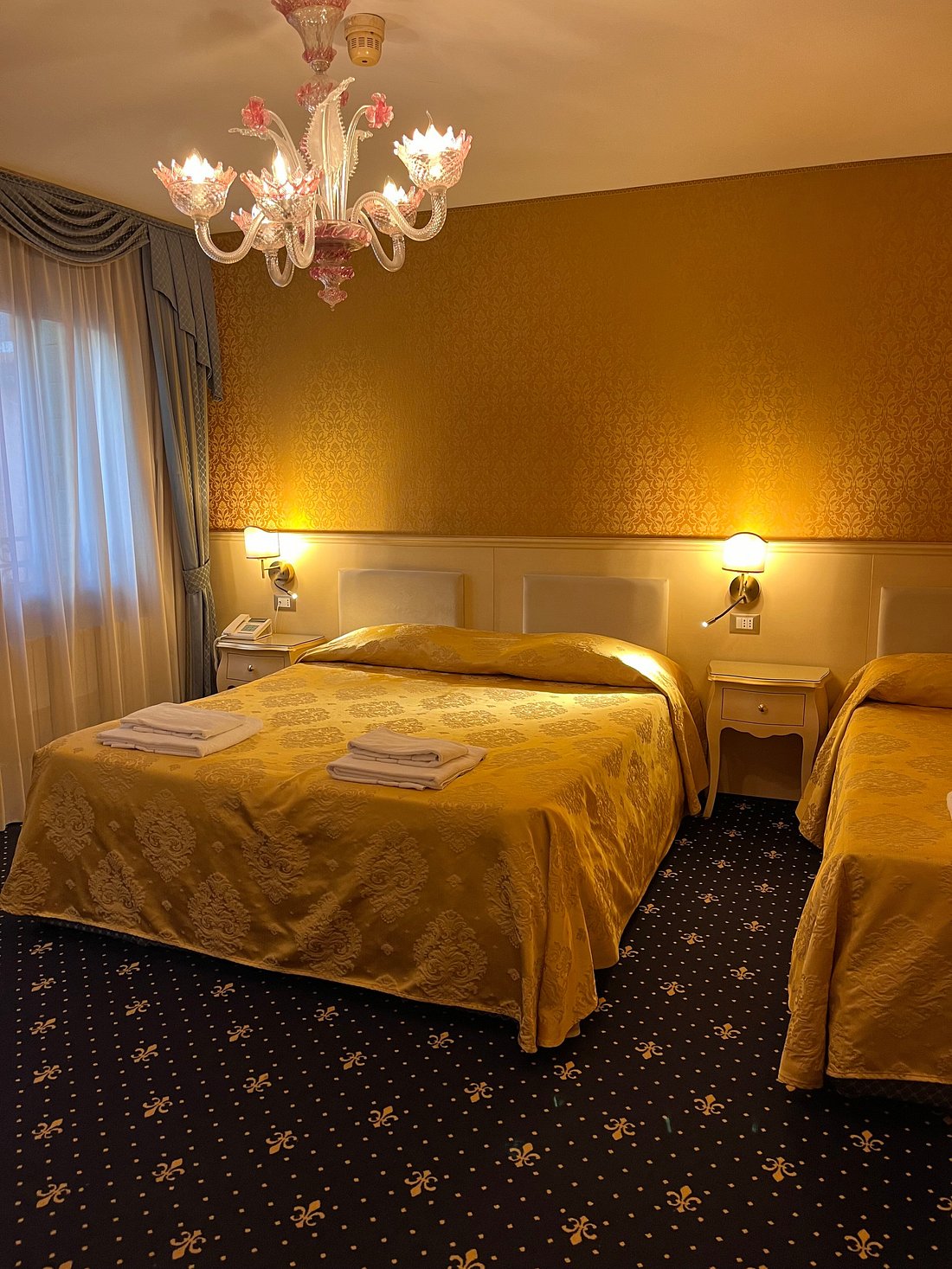 غرفة قياسية رباعية، Castello 2/2
