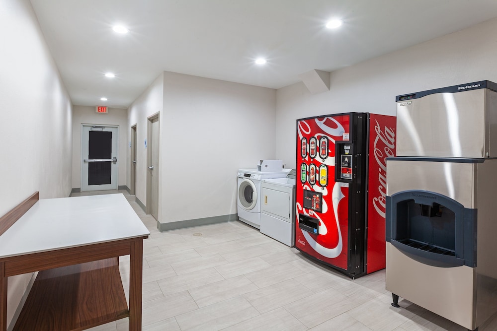 Holiday Inn Express Suites Port Lavaca 35/53