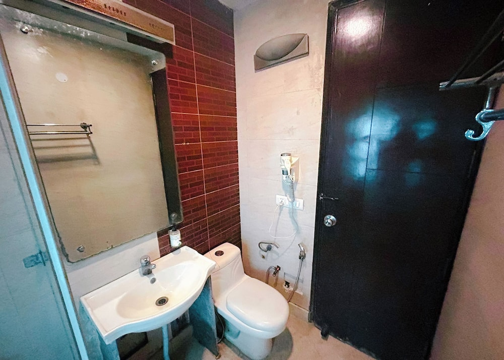 Metropolis Guest House 42/50