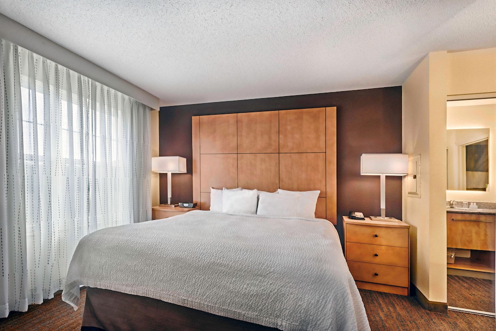 Residence Inn Mt Laurel At Bishop S Gate 7/40