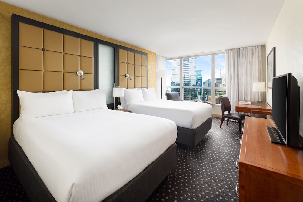 PREMIER, 2 DOUBLE BEDS, BALL DROP VIEW