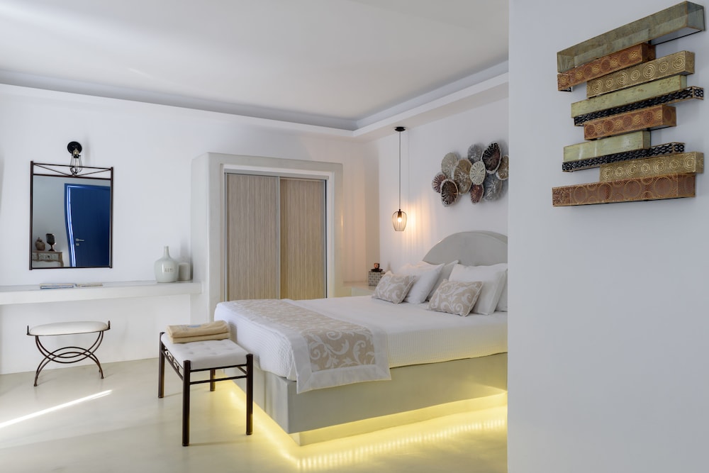 EXECUTIVE, SUITE, OUTDOOR JETTED TUB