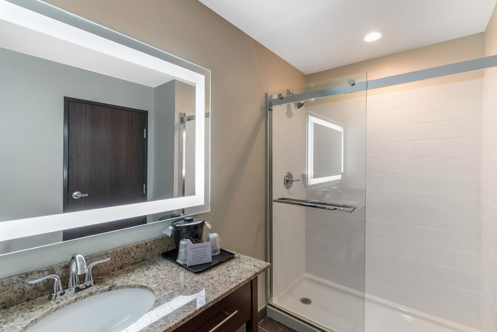 Sleep Inn & Suites Denver International Airport 8/33