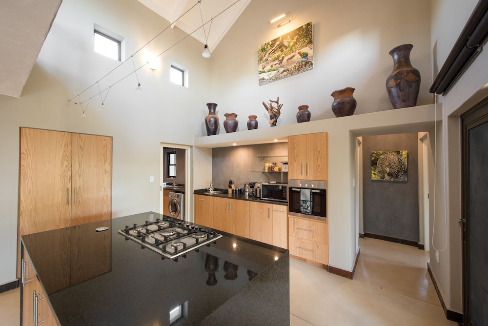 Nyaleti Lodge 7/47