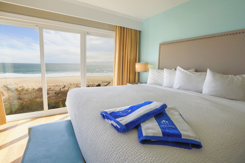 SUITE, KING BED, OCEAN FRONT, SOFA