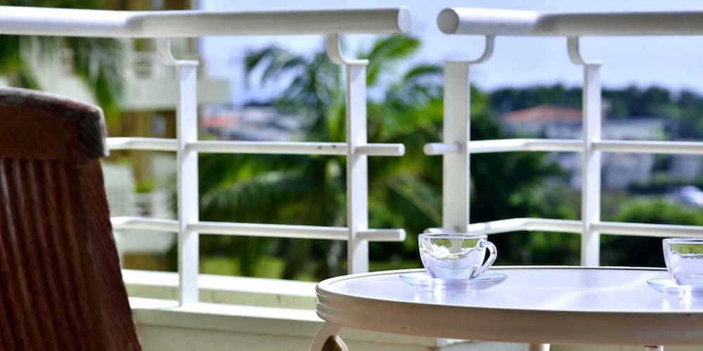 DELUXE, TWIN BEDS, GARDEN VIEW, BALCONY
