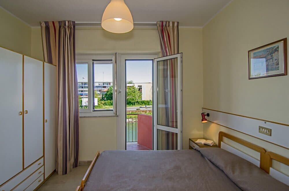 HOTEL LAURIN 11/46