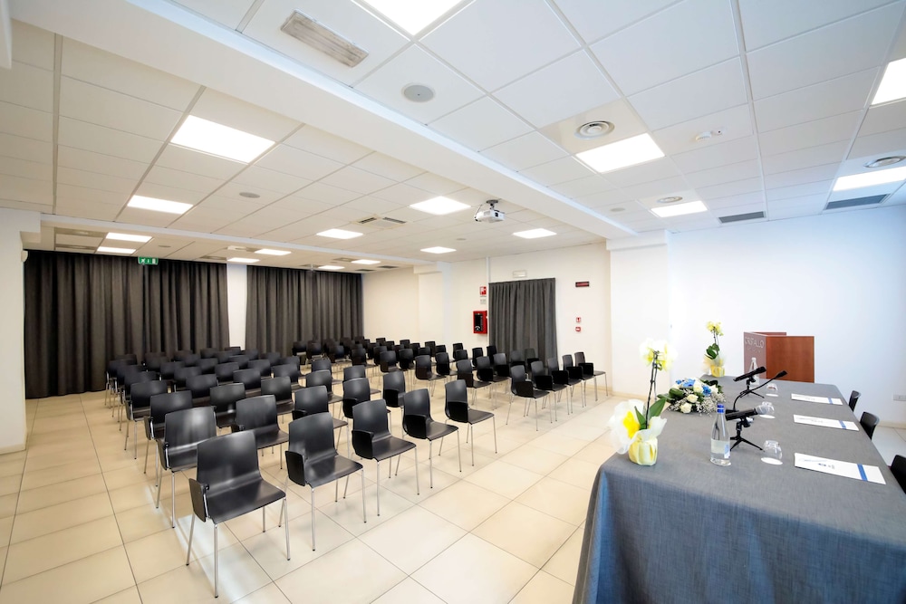 B&B HOTEL Mantova Cristallo 42/48