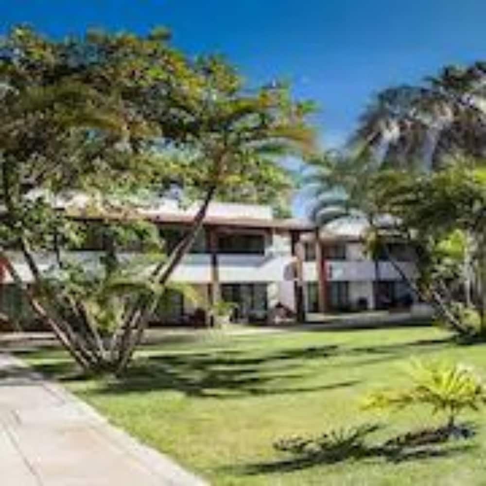 Duro Beach Hotel 35/37