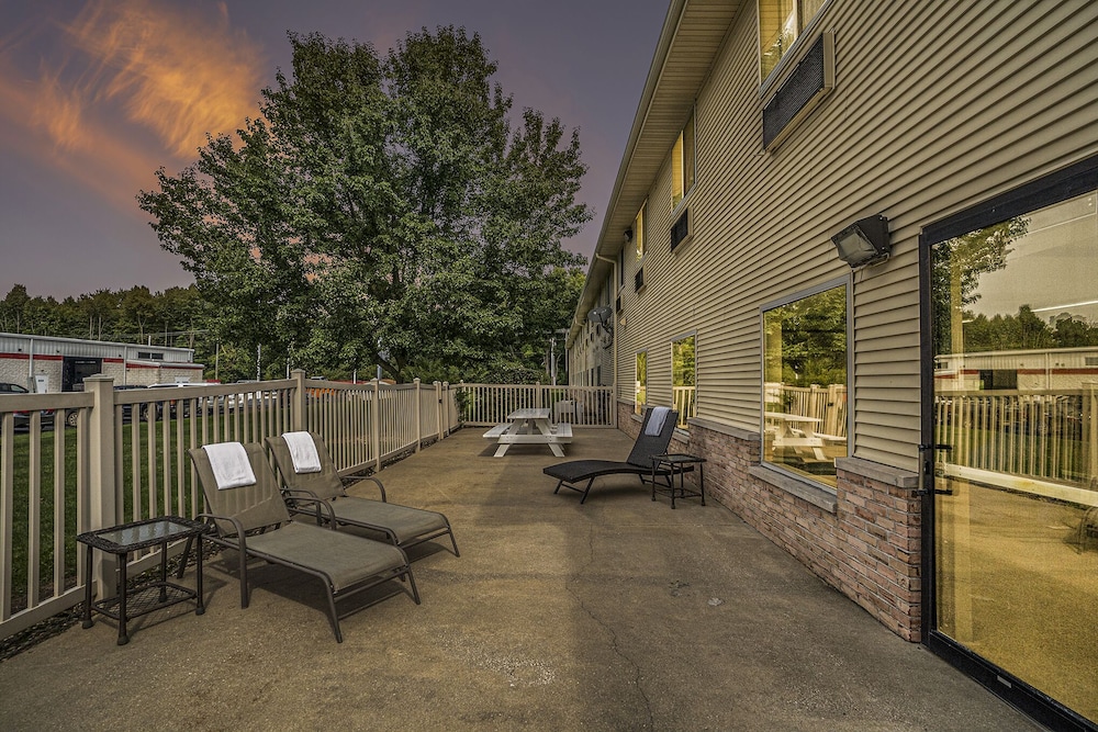 Comfort Inn And Suites Paw Paw 30/54