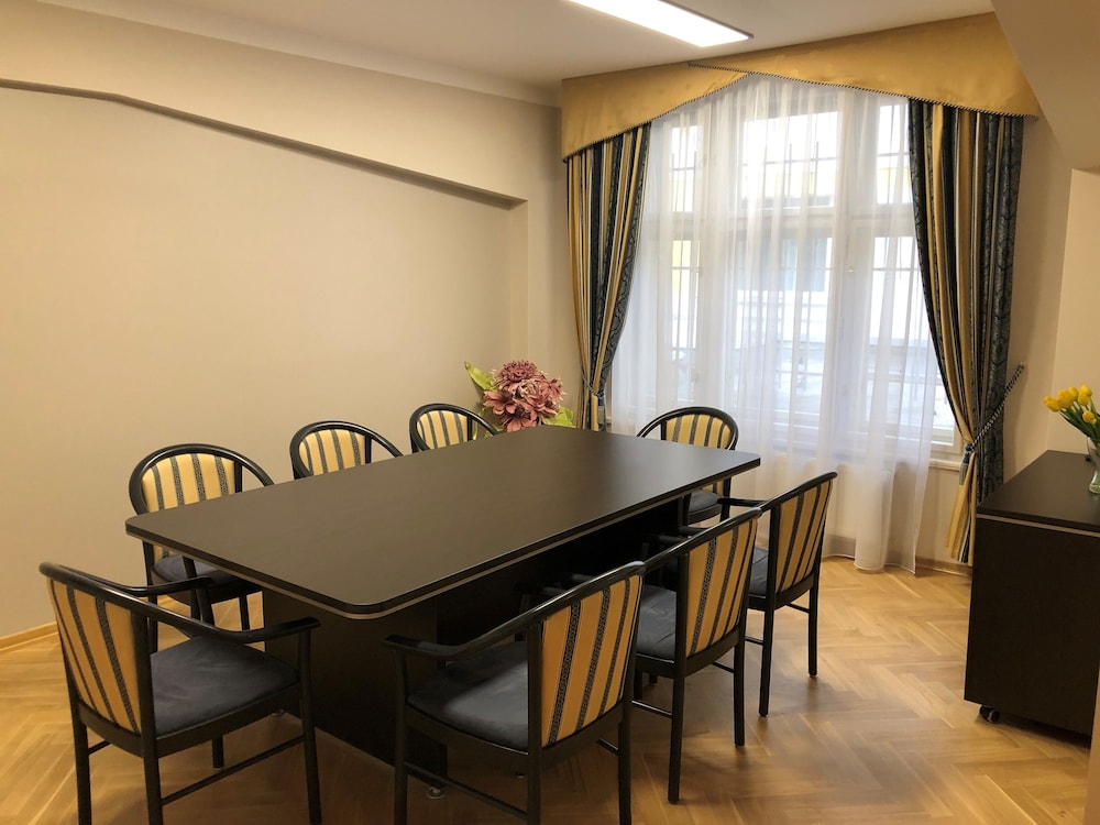 Elysee Hotel Prague 46/66