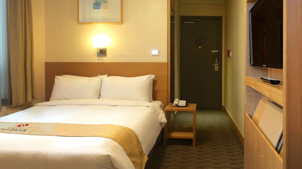 Hotel Skypark Central Myeongdong 19/44