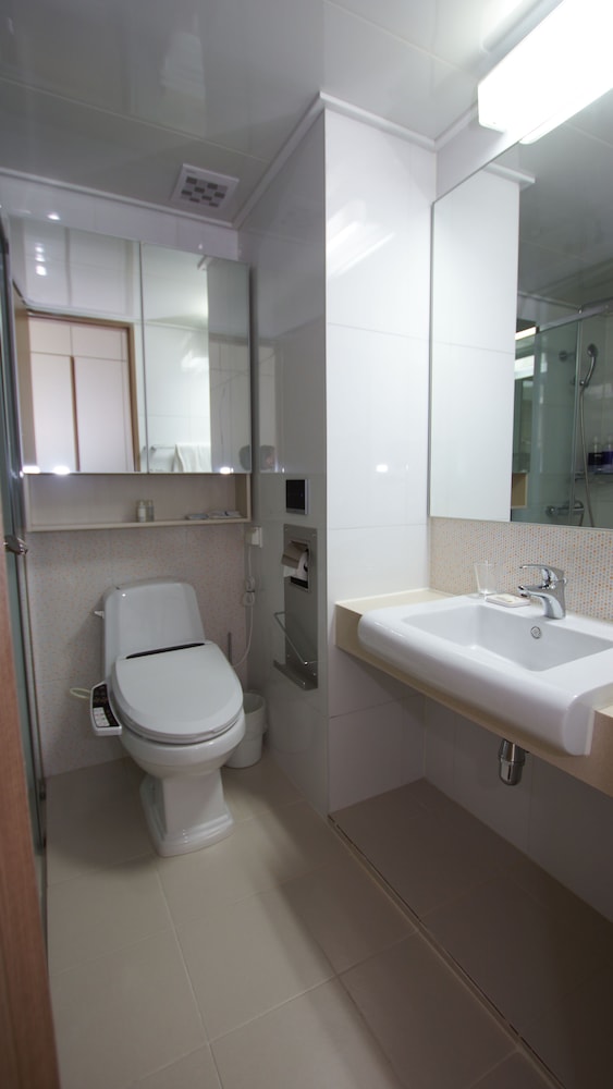 Cplus Residence Hotel 13/18