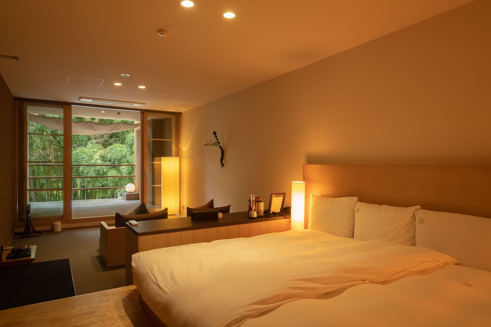 Standard, Twin Beds, Outdoor Bath