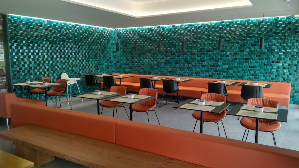 Hotel 3K Porto Aeroporto 48/53
