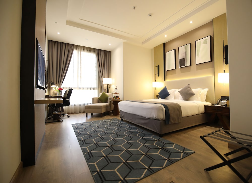 EXECUTIVE, DOUBLE BED