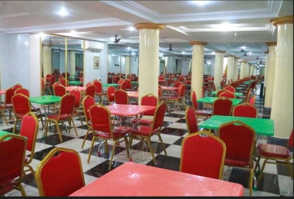 Cute Villa Hotel And Suites 13/17