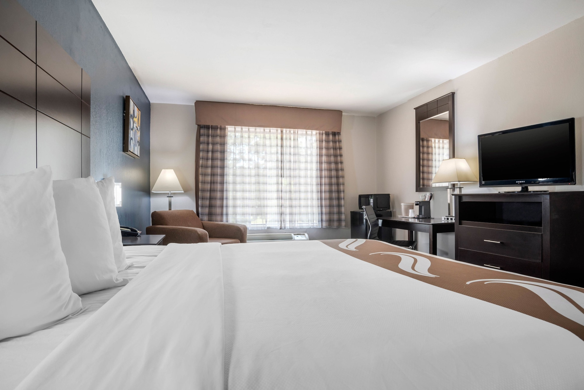 SUITE, KING BED