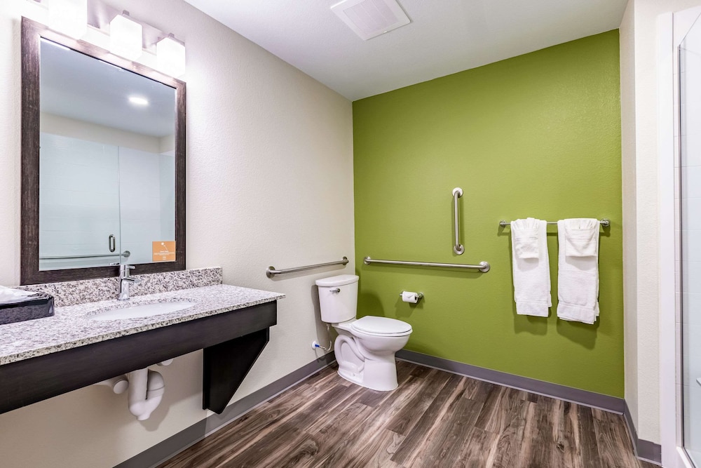 Sleep Inn & Suites Mt. Hope near Auction & Event Center 16/37