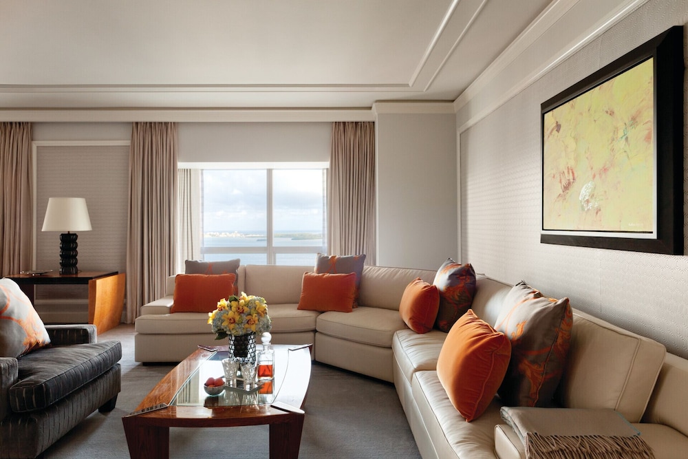 Four Seasons Hotel Miami 37/67