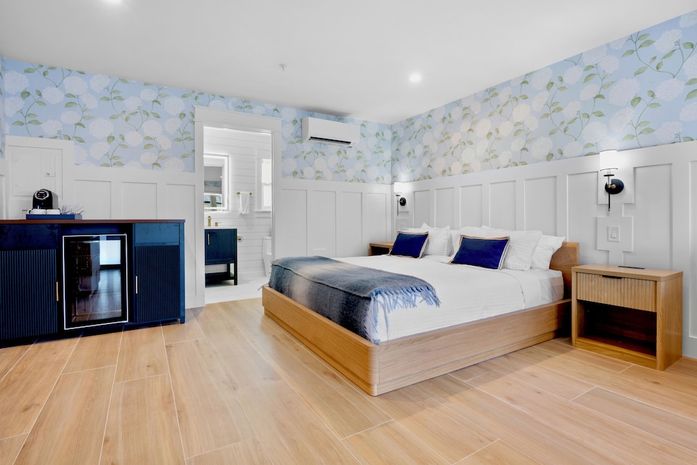Tropic Isle Beach Resort 24/68