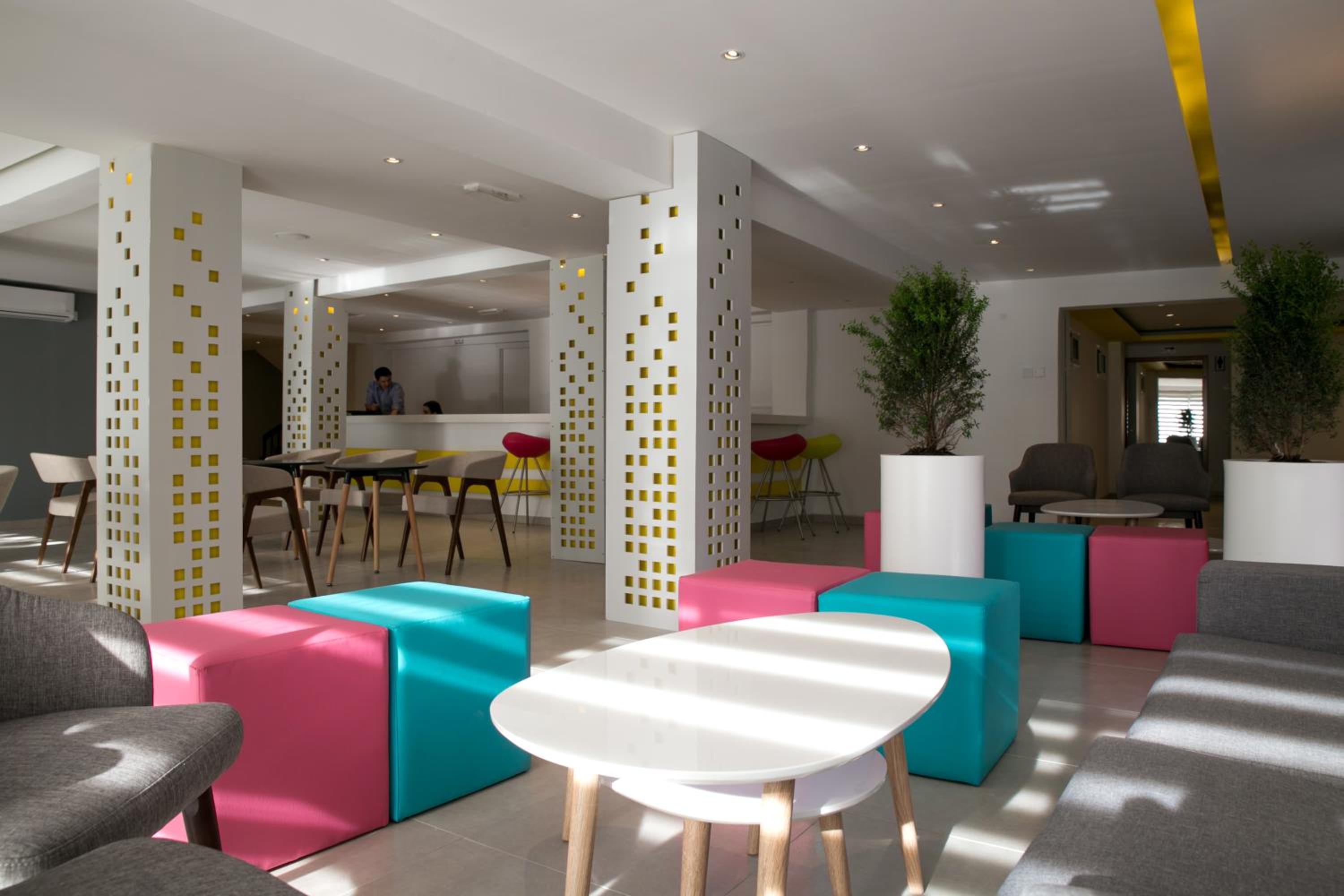 Flora Maria Hotel 44/64