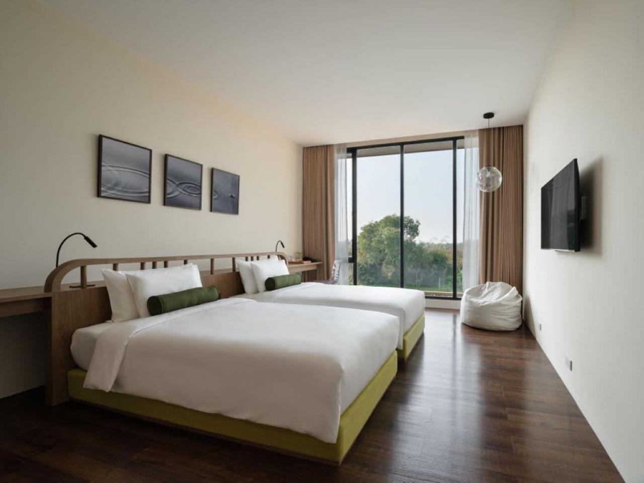Neera Retreat Hotel 10/50