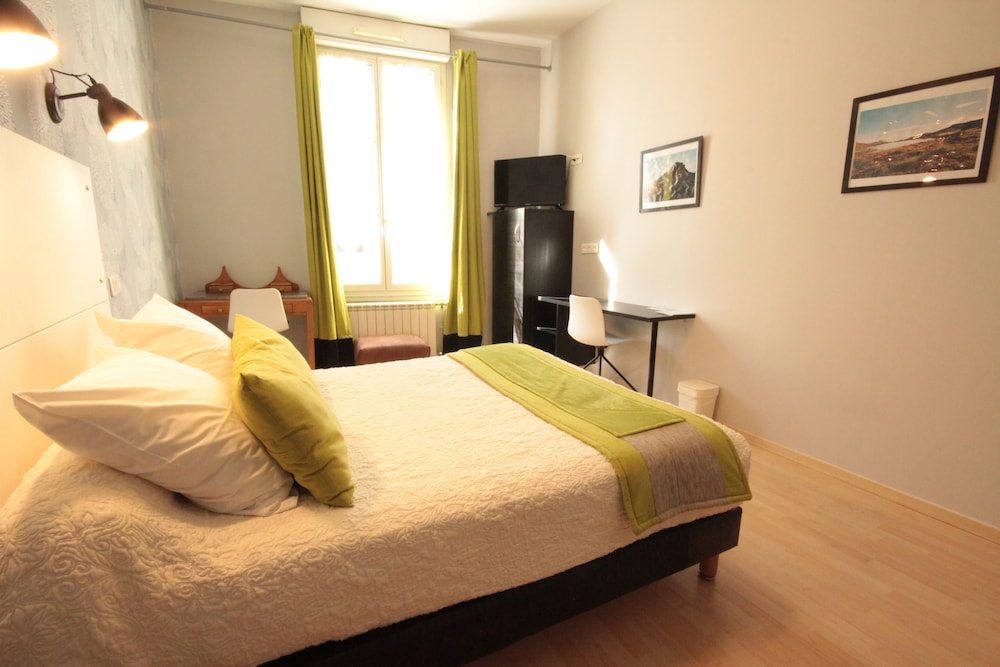 ROOM, TRIPLE