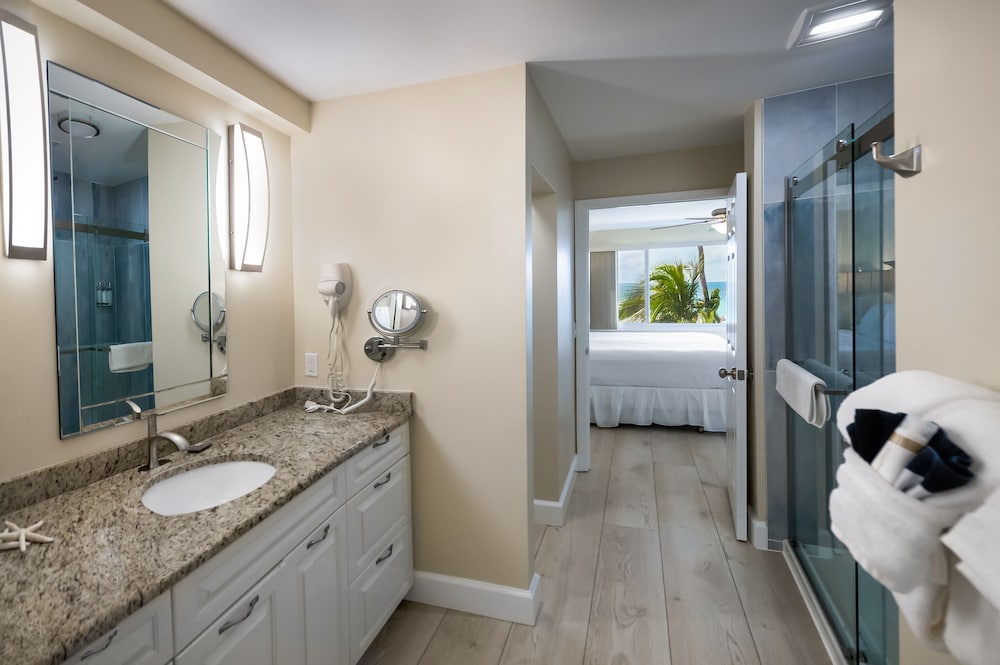Cedar Cove Resort & Cottages 76/78