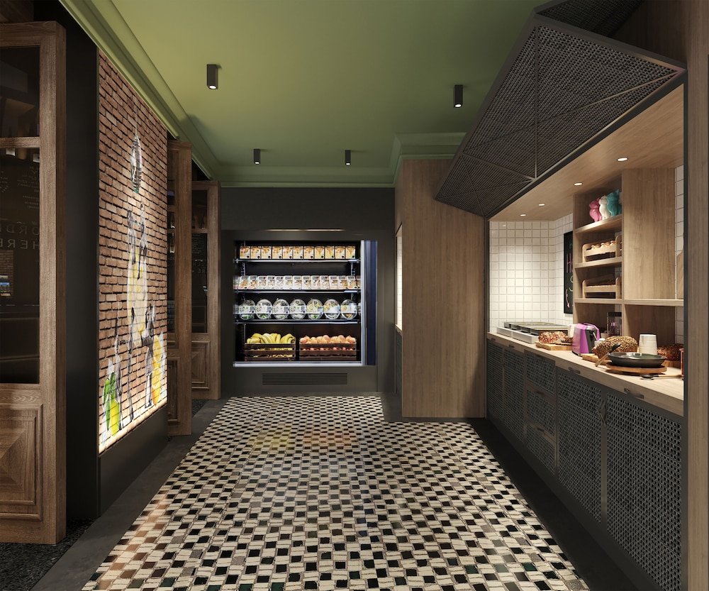 Moxy Istanbul Beyoglu 21/50