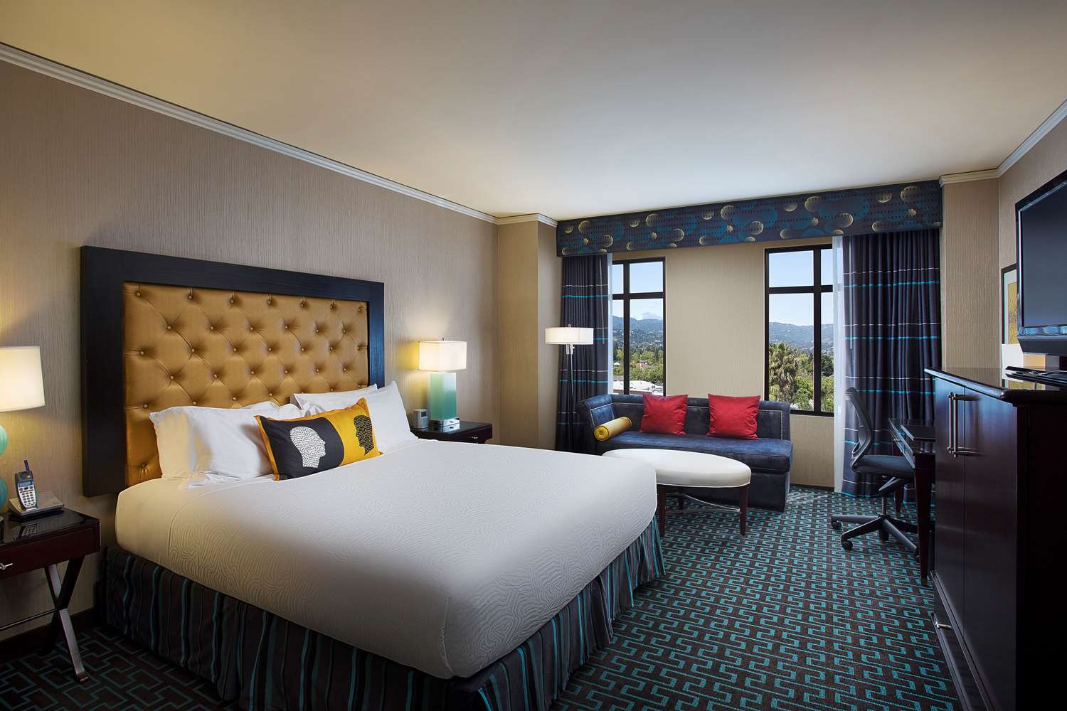 Deluxe, King Bed, Accessible