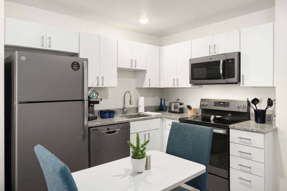 WaterWalk Extended Stay by Wyndham Minneapolis - Plymouth 49/62