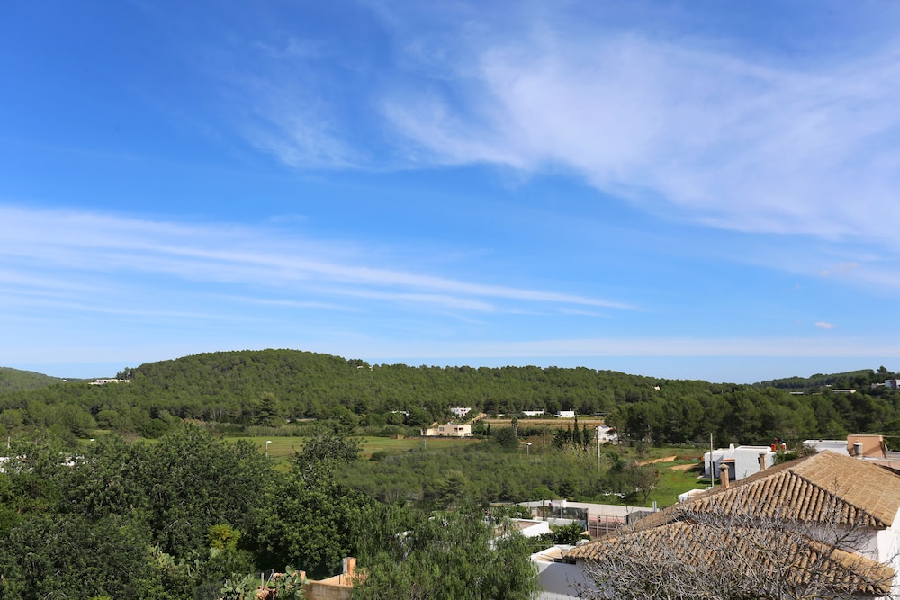 Gatzara Suites Santa Gertrudis 66/76