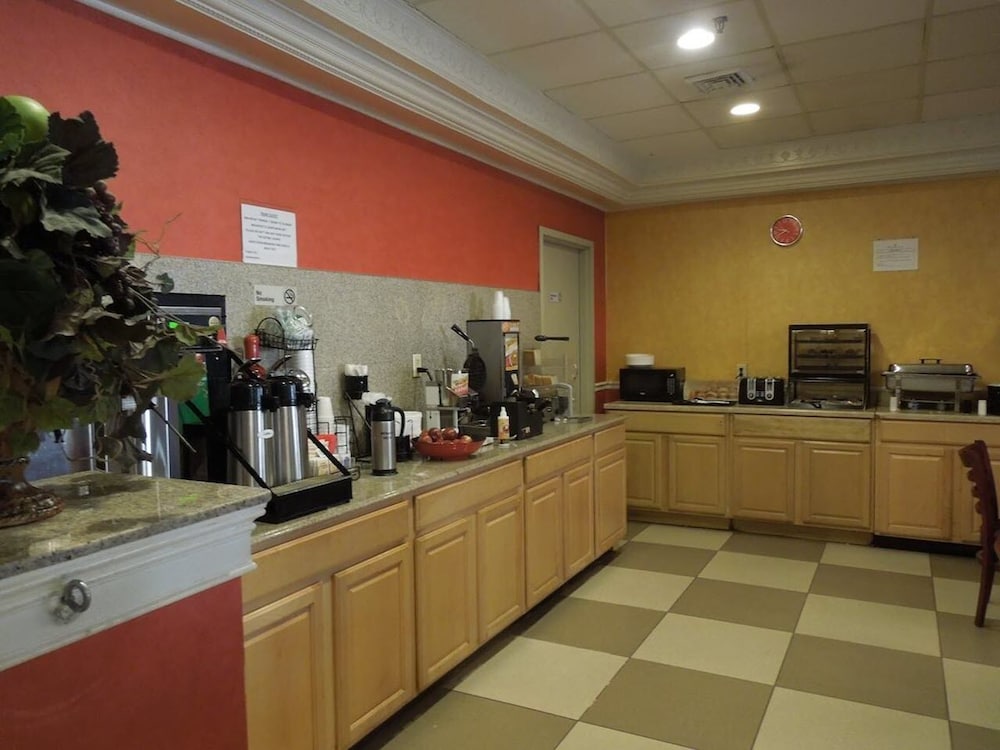 Ramada by Wyndham East Orange 6/24