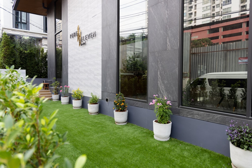 Pure Eleven Hotel Bangkok 41/44