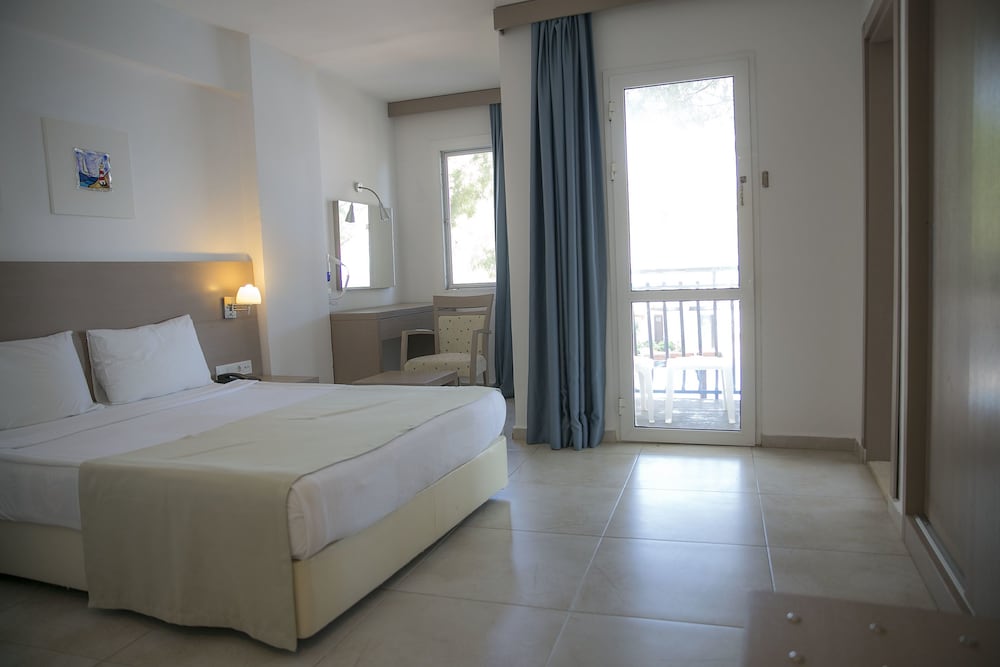 Bodrum Sea Side Beach Club Hotel - All Inclusive 16/72
