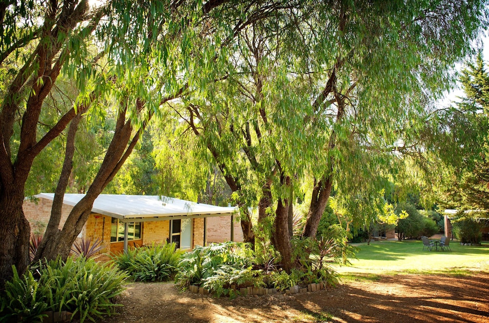 PEPPERMINT BROOK COTTAGES 17/23