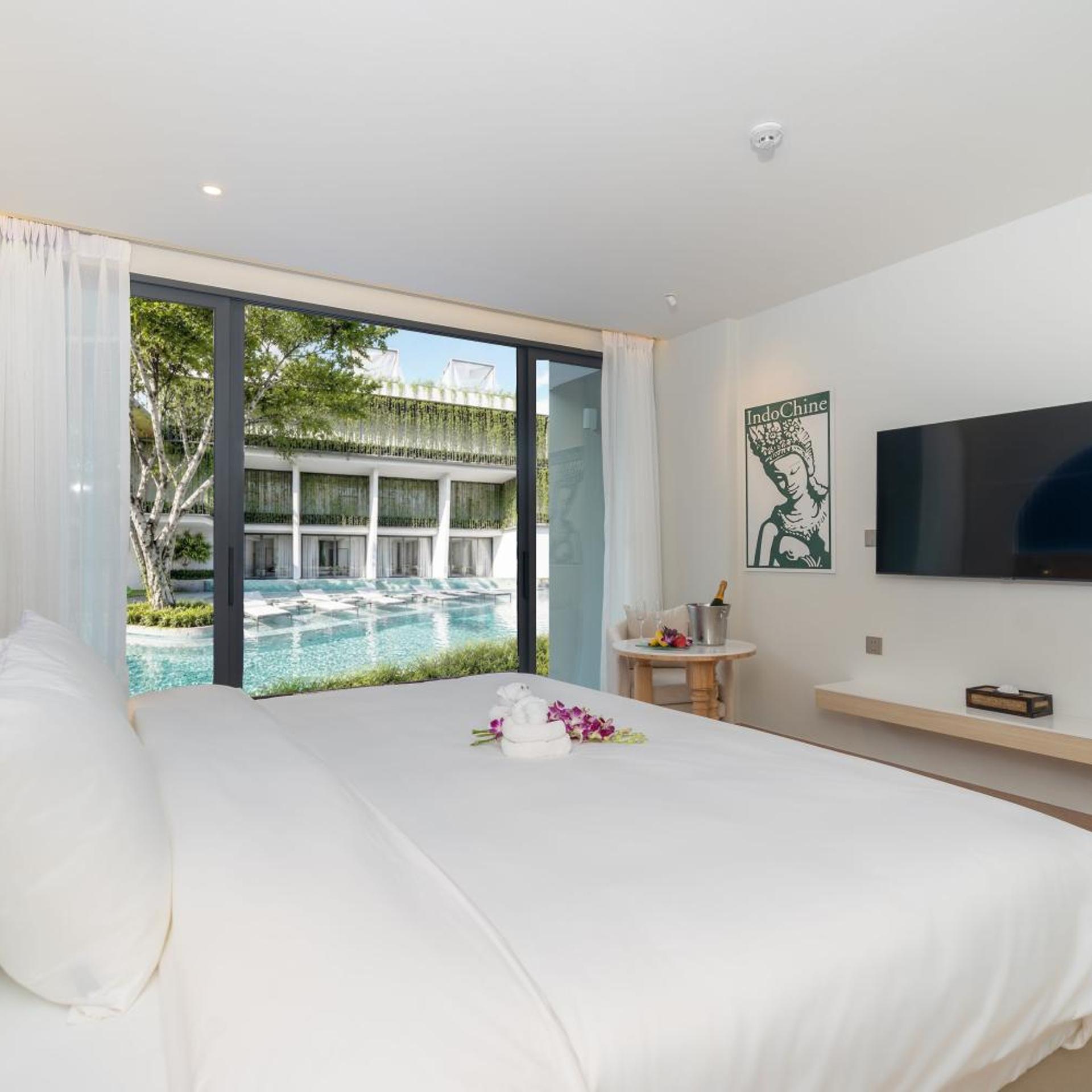 Deluxe, Double or Twin Bed, Pool Access