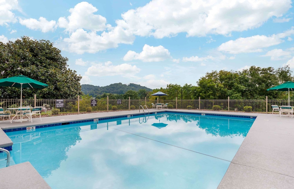 Extended Stay America Suites Bristol 19/38