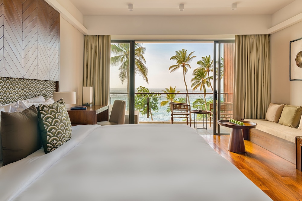 Super, Deluxe, King Bed, Sea View