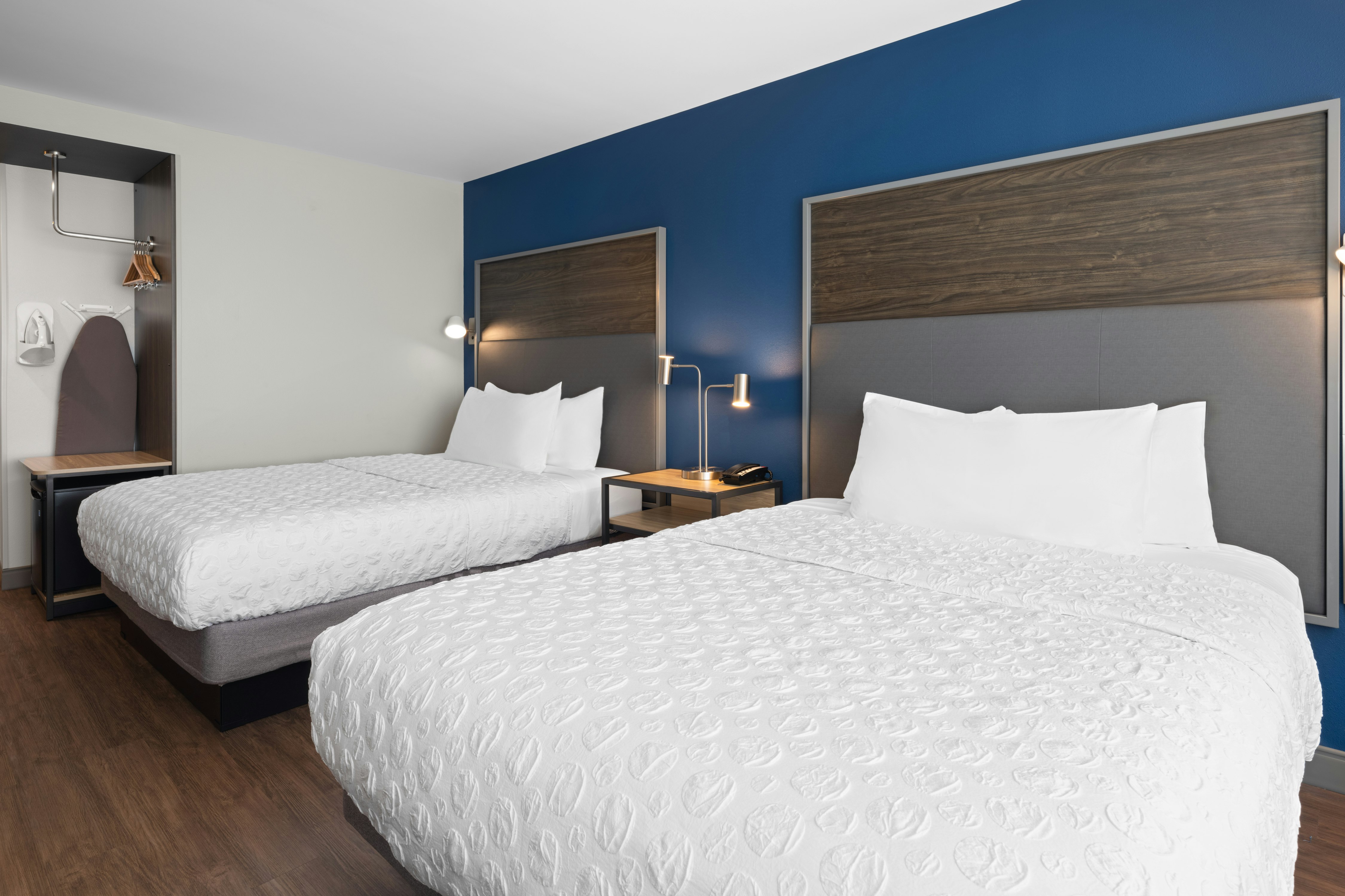 غرفة بسريرين كوين، Tru by Hilton Wisconsin Dells 3/3