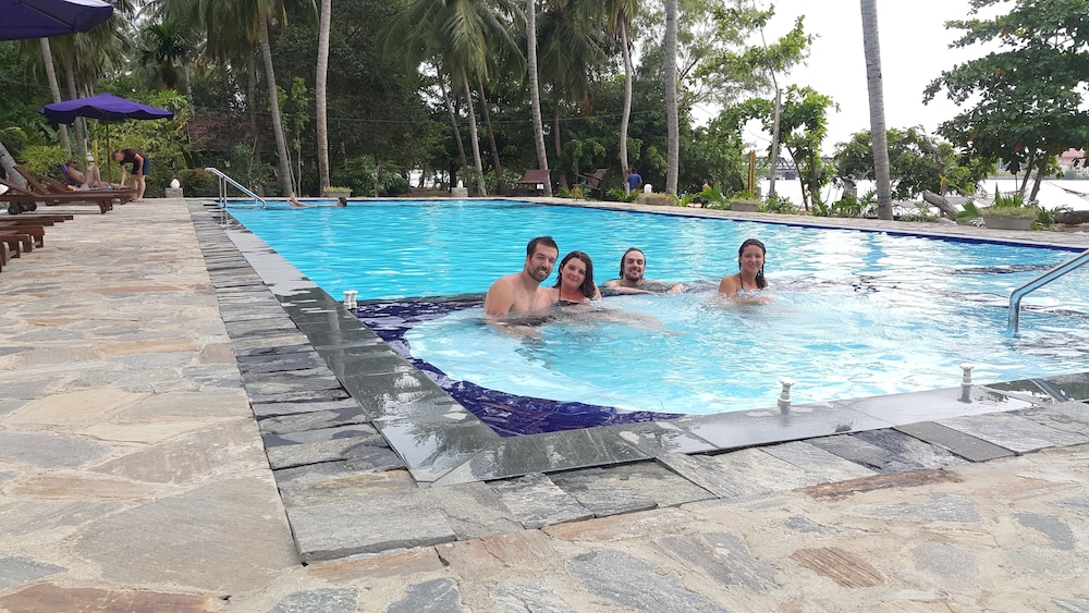 Riviera Resort 61/67