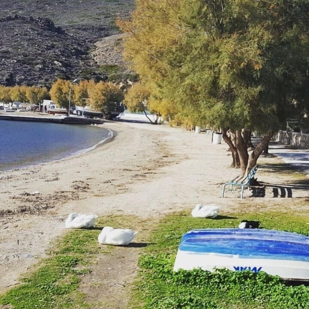 Lagada Beach Hotel 62/65