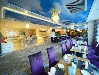 Ramada by Wyndham Longyan 40/55