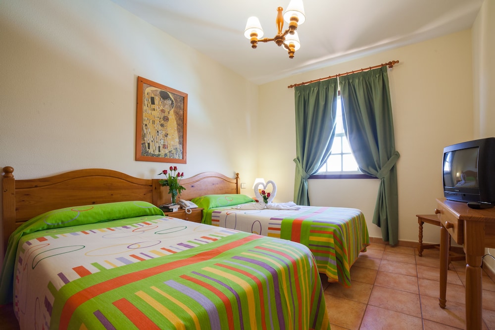 Apartamentos Oasis San Antonio 20/53