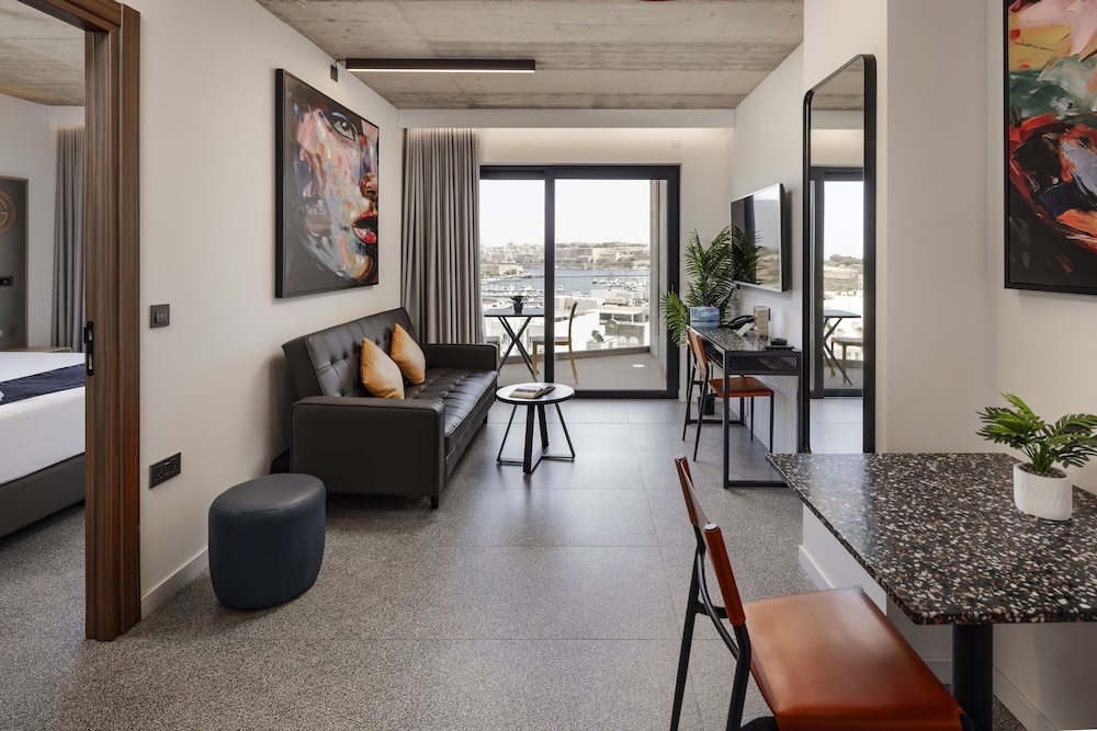 Grands Suites Hotel Residences & Spa 32/50