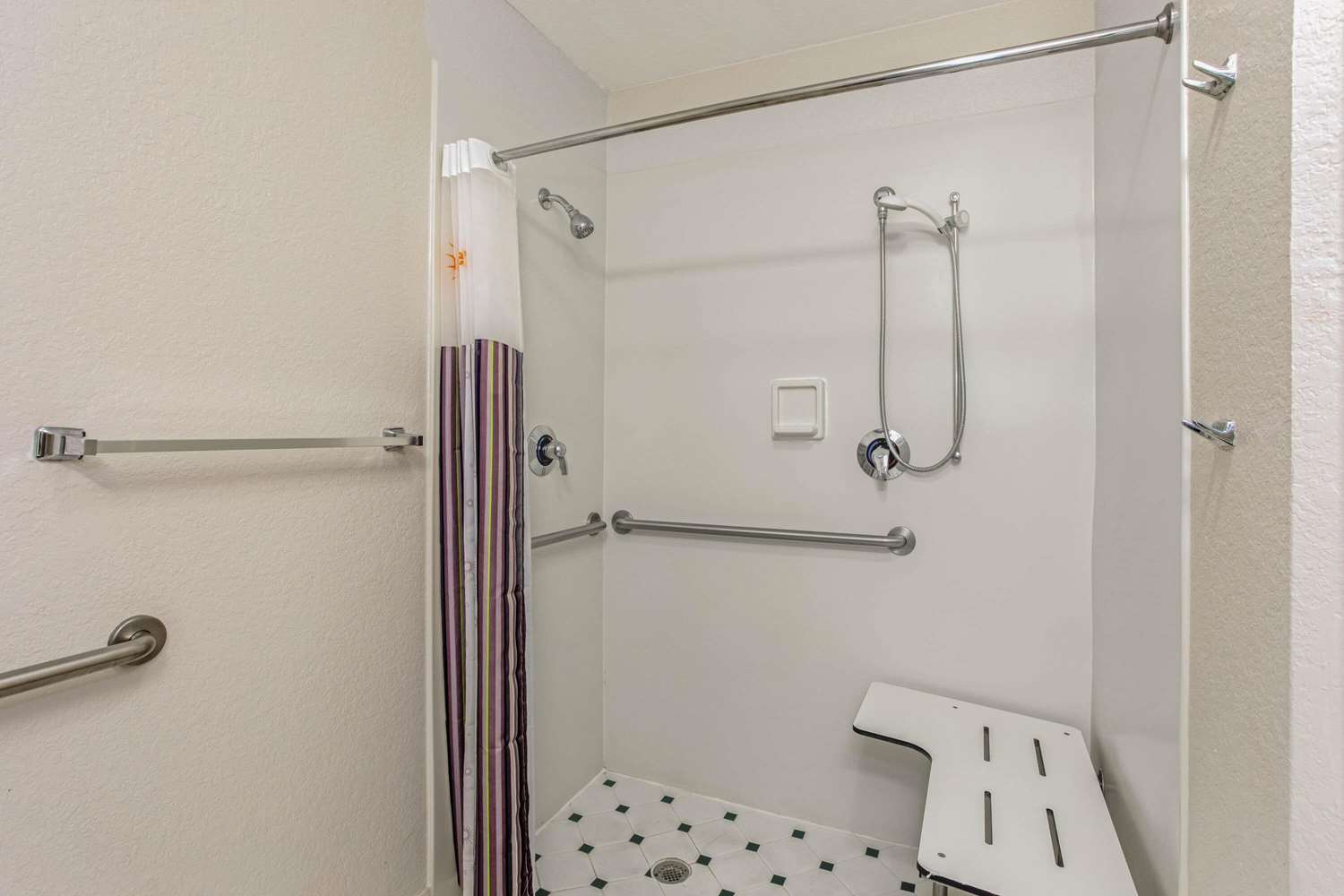 La Quinta Inn And Suites By Wyndham Orlando Airport North 44/45