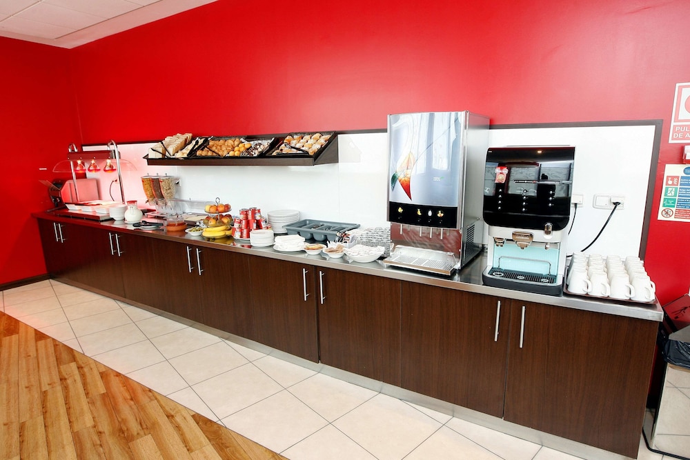 Travelodge Valencia Aeropuerto Hotel 9/48