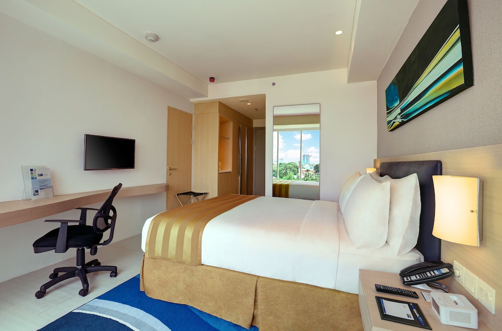 Holiday Inn Express Jakarta International Expo 19/75