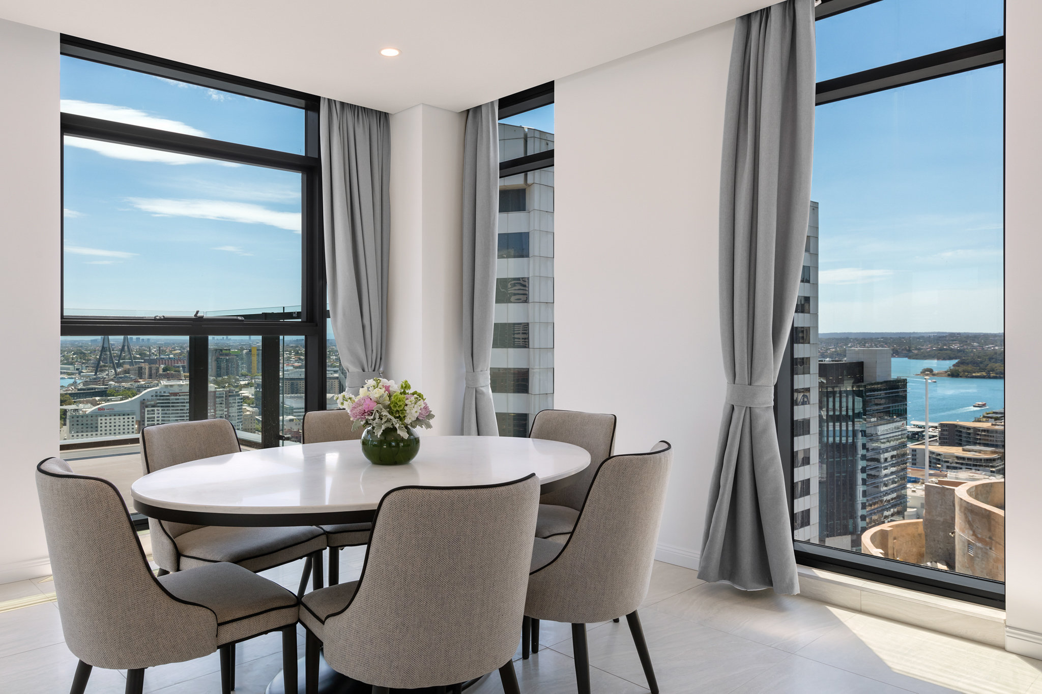 Meriton Suites Sussex Street 23/34